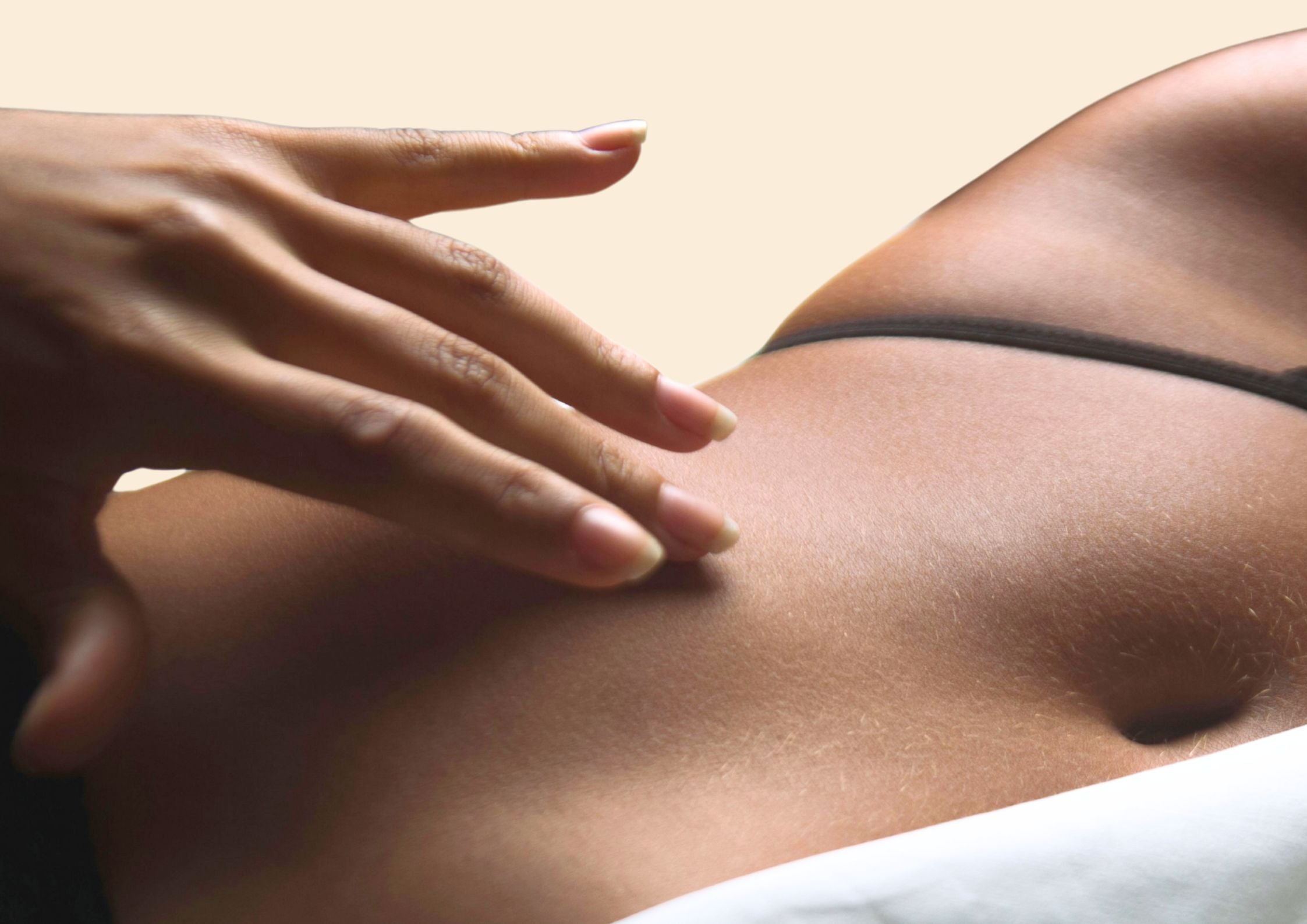 Bikini line e discromie: come uniformare il tono della pelle nella zona intima (e non solo)